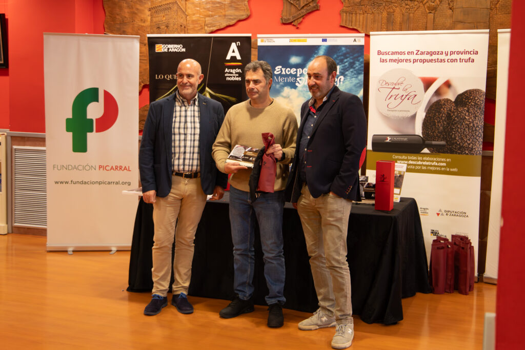 El Descorche y El Caserio de Biel ganan el concurso