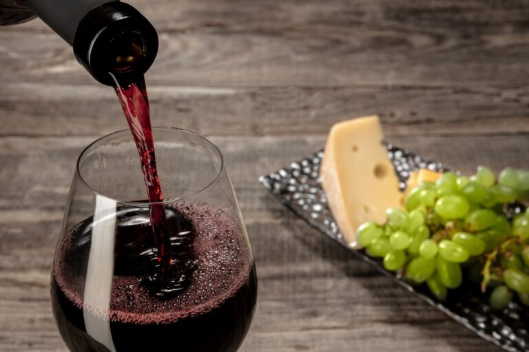 El vino joven con barrica que ha logrado 97 puntos y se cuela en las mesas navideñas más exigentes 37 Estos son los 5 mejores vinos para triunfar en Navidad