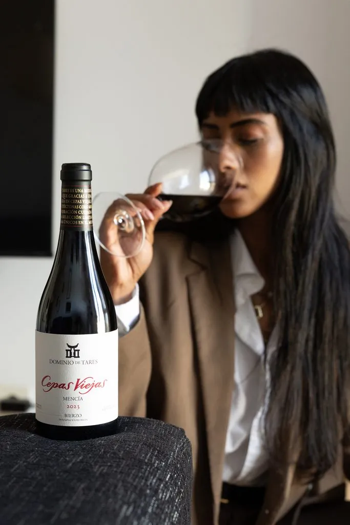 Dominio de Tares se pasa al formato de 50 cl: la innovadora apuesta de la bodega con su icónico Cepas Viejas 2023 5 Foto 4 Cepas Viejas 50cl Consumo