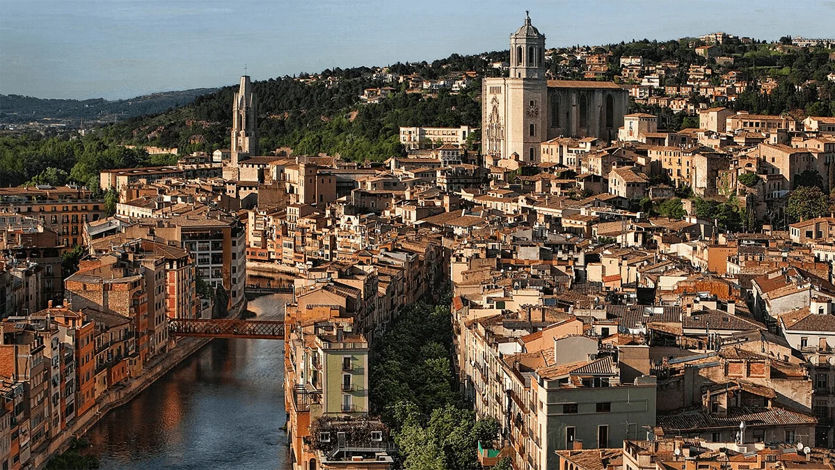 Qué ver en Girona: 15 joyas imprescindibles de la ciudad que enamoró a 'Juego de Tronos' 1 Qué ver en Girona: 15 joyas imprescindibles de la ciudad que enamoró a ‘Juego de Tronos’
