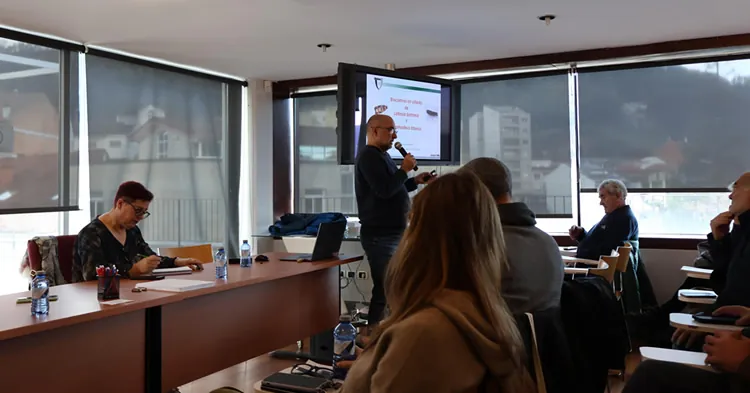 Gran aforo en jornada técnica sobre viticultura y enfermedades de la viña 1 Gran aforo en jornada técnica sobre viticultura y enfermedades de la viña