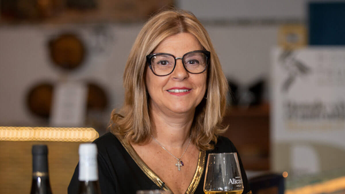 “Moscatel que no ve el mar, llora”: la bodega de Teulada que convirtió una frase en su filosofía 1 JOSELINA VALLES
