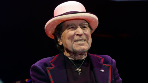 Joaquín Sabina, Cantautor y poeta español