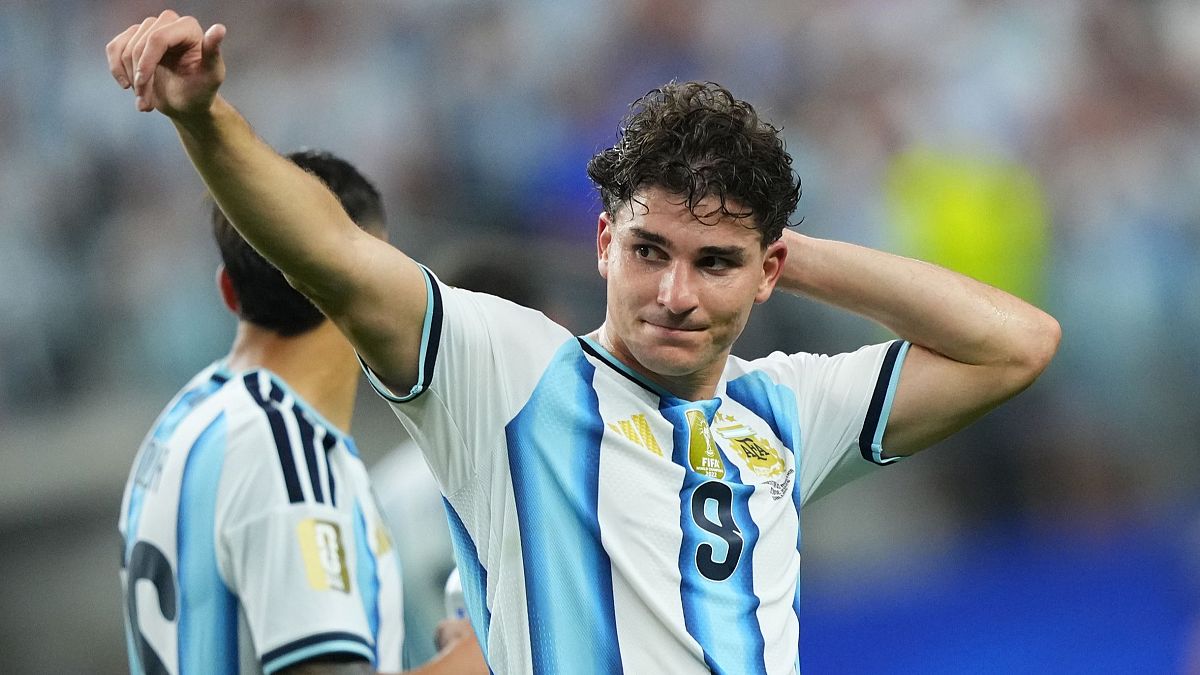 Julián Álvarez, Futbolista argentino