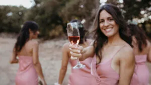 La Novia Ideal: el rosado de burbujas que ha roto el stock y redefine el tardeo valenciano