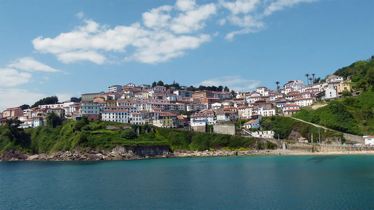 Qué ver en Lastres: las paradas imprescindibles del pueblo colgado sobre el Cantábrico