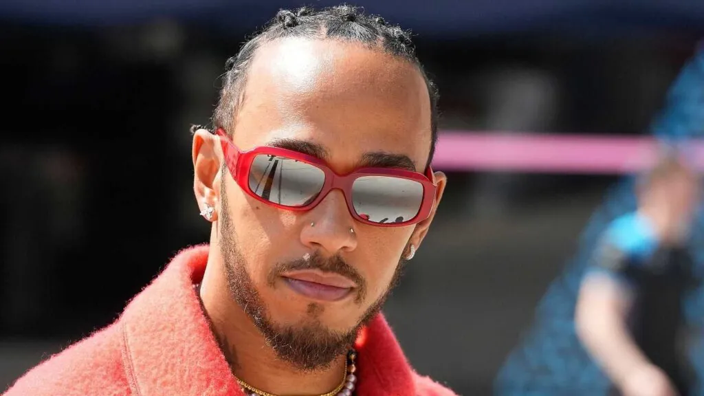 De un pueblo gris de Inglaterra a dominar los circuitos: los orígenes familiares y la pobreza que forjaron a Lewis Hamilton 2 Lewis Hamilton