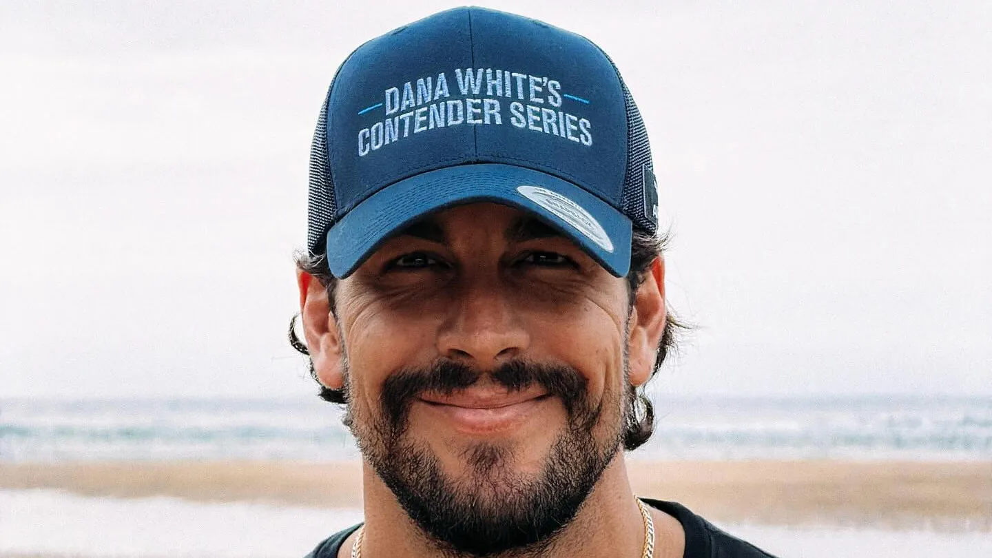 El refugio secreto de Mario Casas en Cantabria: un paraíso de mar y montaña que solo pocos conocen en otoño 1 Mario Casas, actor y director de cine español
