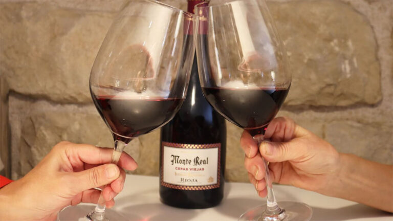 Este vino español de 16 euros ha sido elegido el mejor del año en los prestigiosos Rioja Masters 29 Monte Real Cepas Viejas