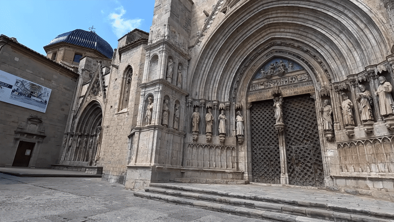 Ni Montanejos ni Peñíscola: el pueblo de Castellón con un castillo islámico y pinturas Patrimonio de la Humanidad 2 Morella Castellon