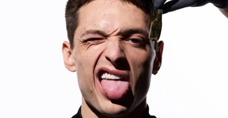 Peso Pluma, Cantante y compositor mexicano