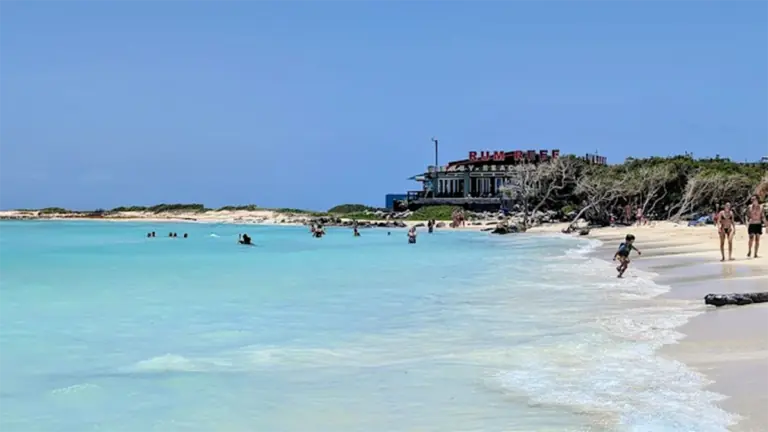 Qué hacer en Aruba gratis: 7 planes imprescindibles para flipar en la Isla Feliz sin gastar ni un euro