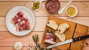 Por qué no deberías poner aceite de oliva a la tostada de jamón ibérico, según los expertos 8 Por que no deberias poner aceite de oliva a la tostada de jamon iberico segun los expertos