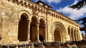 Qué ver en Sotosalbos, el encantador rincón de Segovia que enamora por su románico y su calma