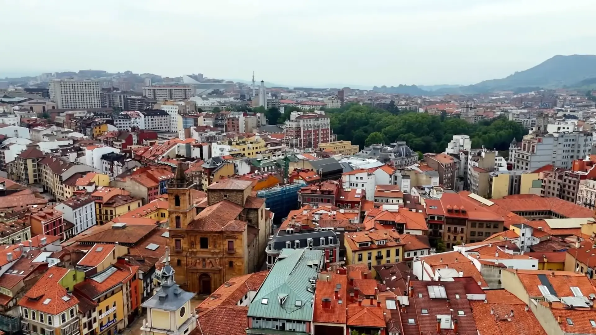 Qué ver en Oviedo: el truco de la "Vetusta" real para comer el mejor carbayón y descubrir el prerrománico secreto 1 Que ver y hacer en Oviedo