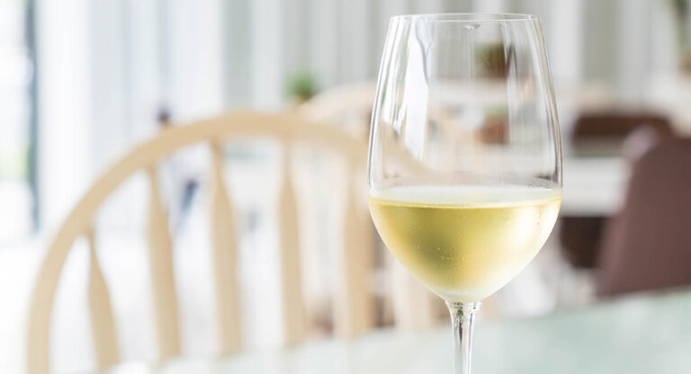 RODA I Blanco 2022 el vino que demuestra que Rioja tambien sabe hacer grandes blancos