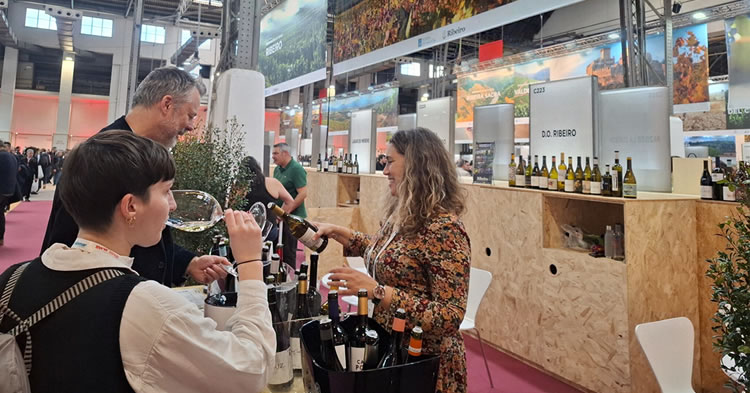 Ribeiro destaca en Barcelona Wine Week con cerca de 100