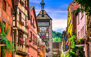 Un viaje al pasado y al corazón del vino: así es la joya medieval de Francia 9 Riquewihr