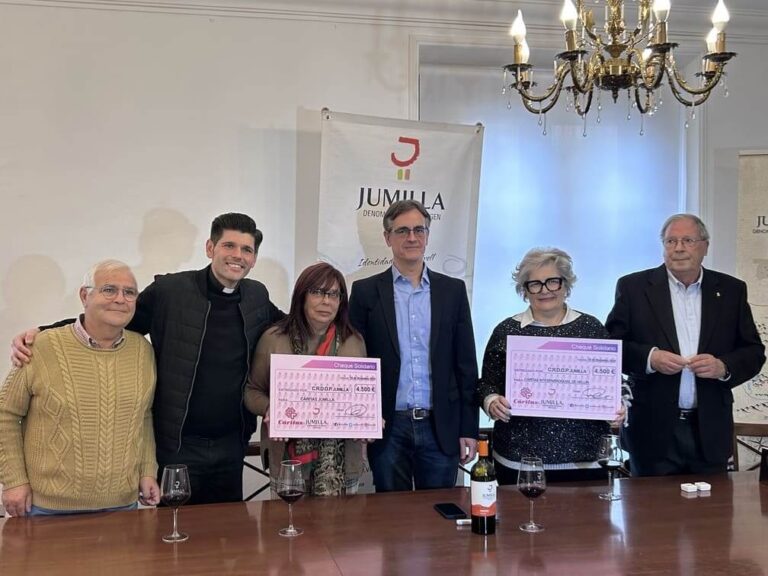 Solidaridad de las bodegas Jumilla apoya a Cáritas en su 15 aniversario 4 Solidaridad de las bodegas Jumilla apoya a Caritas en su