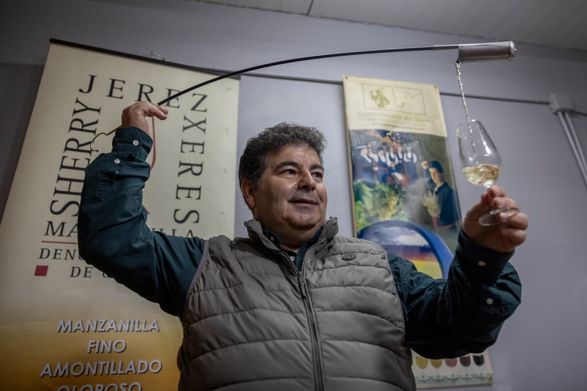 Los últimos artesanos de venencias: un legado del vino de Jerez que perdura 1 TUQ6XKKVQFFTRMKVZACJCHIWZE