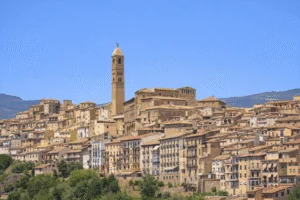 Qué ver en Tarazona: la ruta a pie que une su catedral, el barrio medieval y las Casas Colgadas
