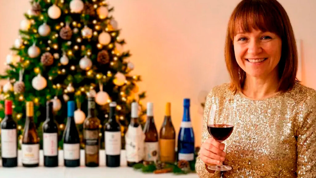 Qué vino servir en cada momento de la cena de Navidad: la lista definitiva de expertos 2 Teresa Navarro Ortega, brindando por navidad