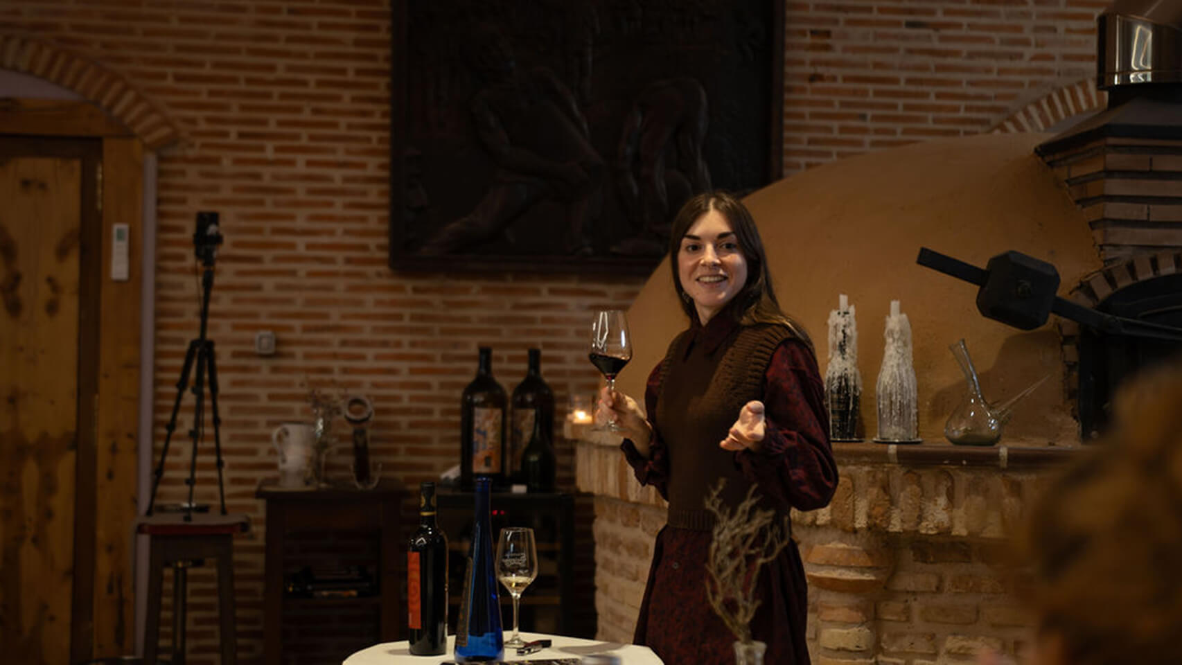 Bodega Severino Sanz: viñas viejas, crianza lenta y un museo con vigas centenarias 1 Teresa Sanz tercera generacion del proyecto familiar y directora de Comunicacion y Enoturismo