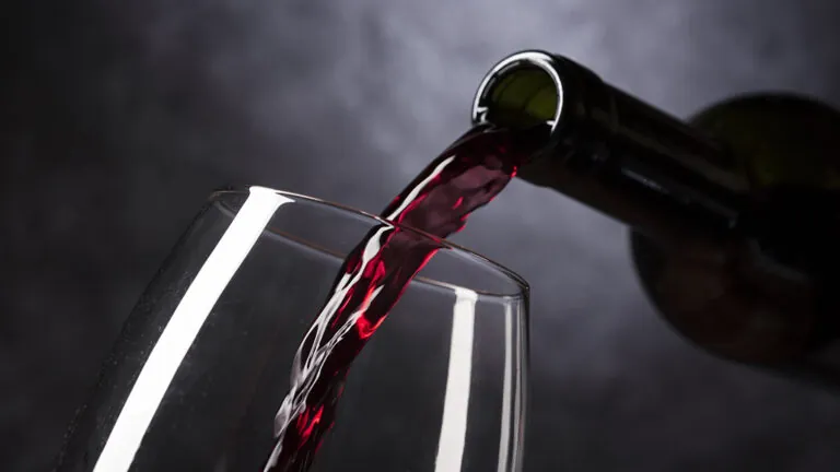 UCLM impulsa la transformación digital en las bodegas de Tomelloso para innovar en el vino