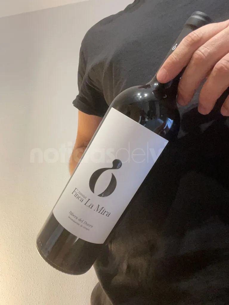 Este tinto D.O. Ribera del Duero por 37 euros es ideal para brindar en San Valentín 2 Vino Finca La Mira 1