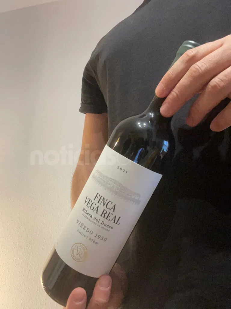 Adiós al champán: este tinto de Ribera del Duero es lo que necesitas para enamorar este San Valentín 2 Vino Finca Vega Real