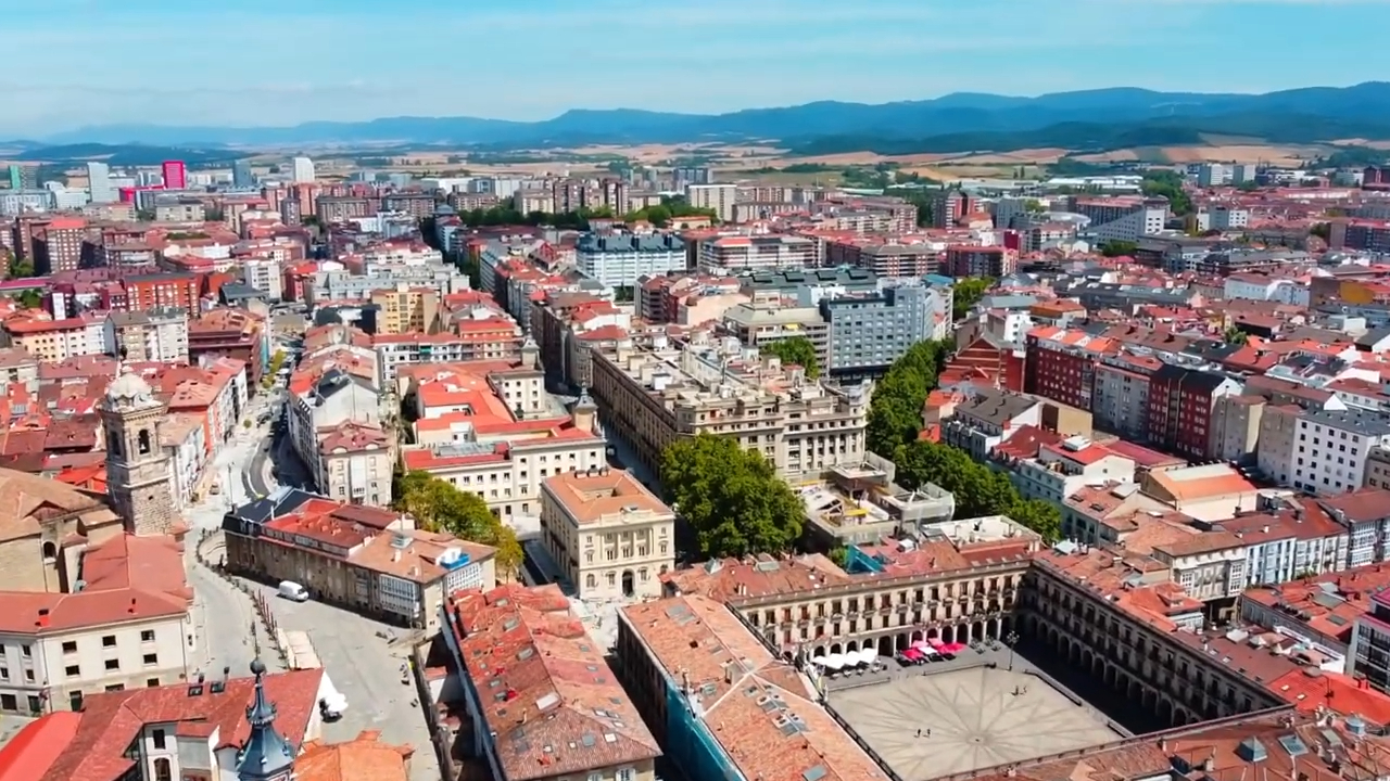 La clave para organizar una escapada a la Rioja Alavesa: dormir en Vitoria y combinar catas con alta cocina 1 Vitoria Gasteiz