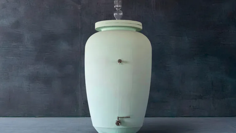 Una empresa portuguesa reinventa el ánfora de vino con una pieza de diseño inédita para bodegas