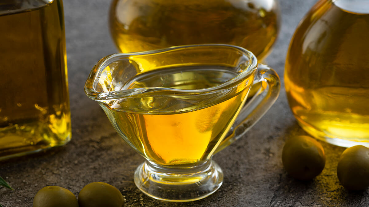Precio del aceite de oliva hoy 13 de enero en España: últimas variaciones y tendencias 1 botellas de aceite de oliva