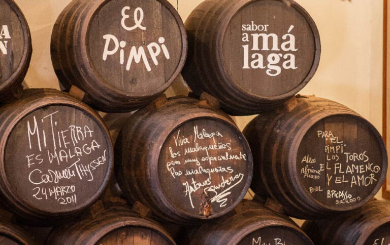 Restaurante El Pimpi: Un viaje por la historia, cultura y gastronomía de Málaga 28 Restaurante El Pimpi: Un viaje por la historia, cultura y gastronomía de Málaga