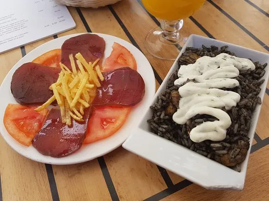 El Colmo: Sabor andaluz y atención excepcional en el corazón de Sevilla