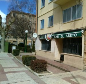 Bar El Abeto: Sabores auténticos y ambiente acogedor en Soria 12 entrada