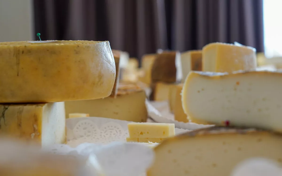 El nuevo queso curado con jalapeño de Mercadona: sabor especiado por solo 5,54 euros 1 Quesos