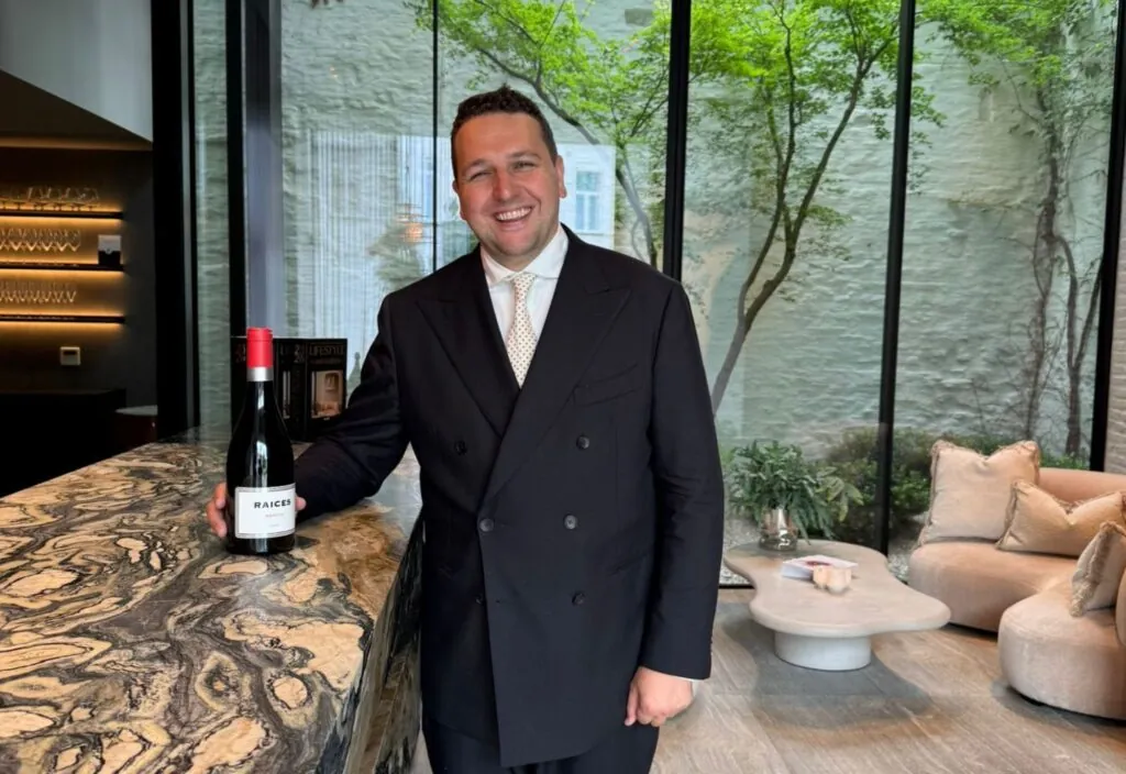 Raíces Ibéricas lanza su calendario de vino con 24 sumilleres y uvas en peligro de desaparecer 4 hannes hooyberghs nuance