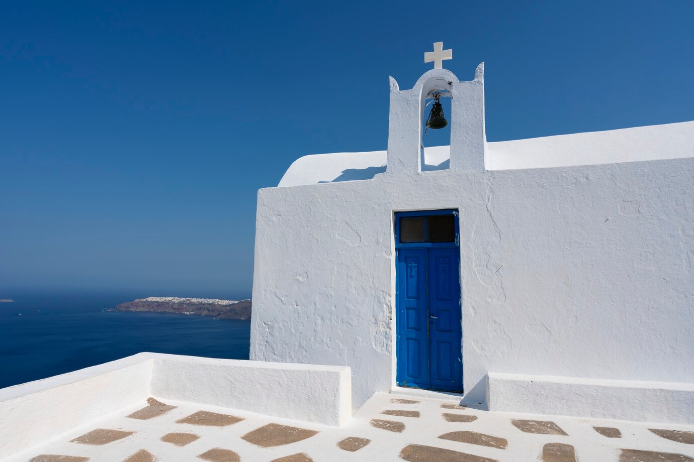 Las 10 islas griegas más bonitas para visitar una vez en la vida 1 iglesia clasica imerovigli santorini grecia 268835 3474