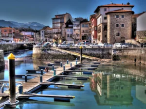 Llanes