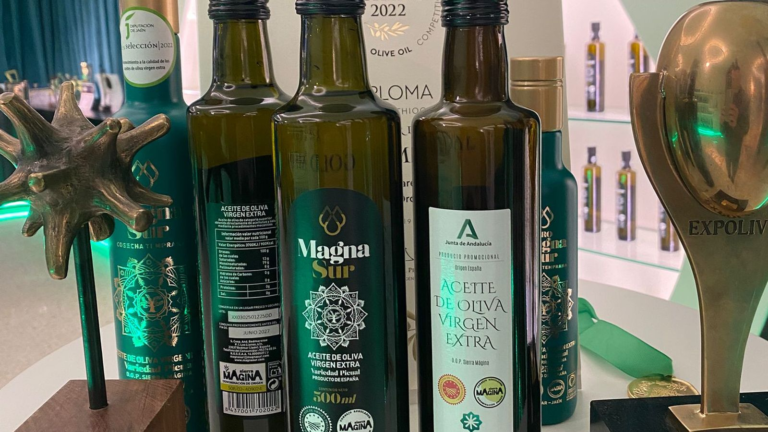 El aceite de oliva virgen extra de Jaén se cuela en miles de colegios andaluces: así es el nuevo programa de la Junta 35 El aceite de oliva virgen extra de Jaén se