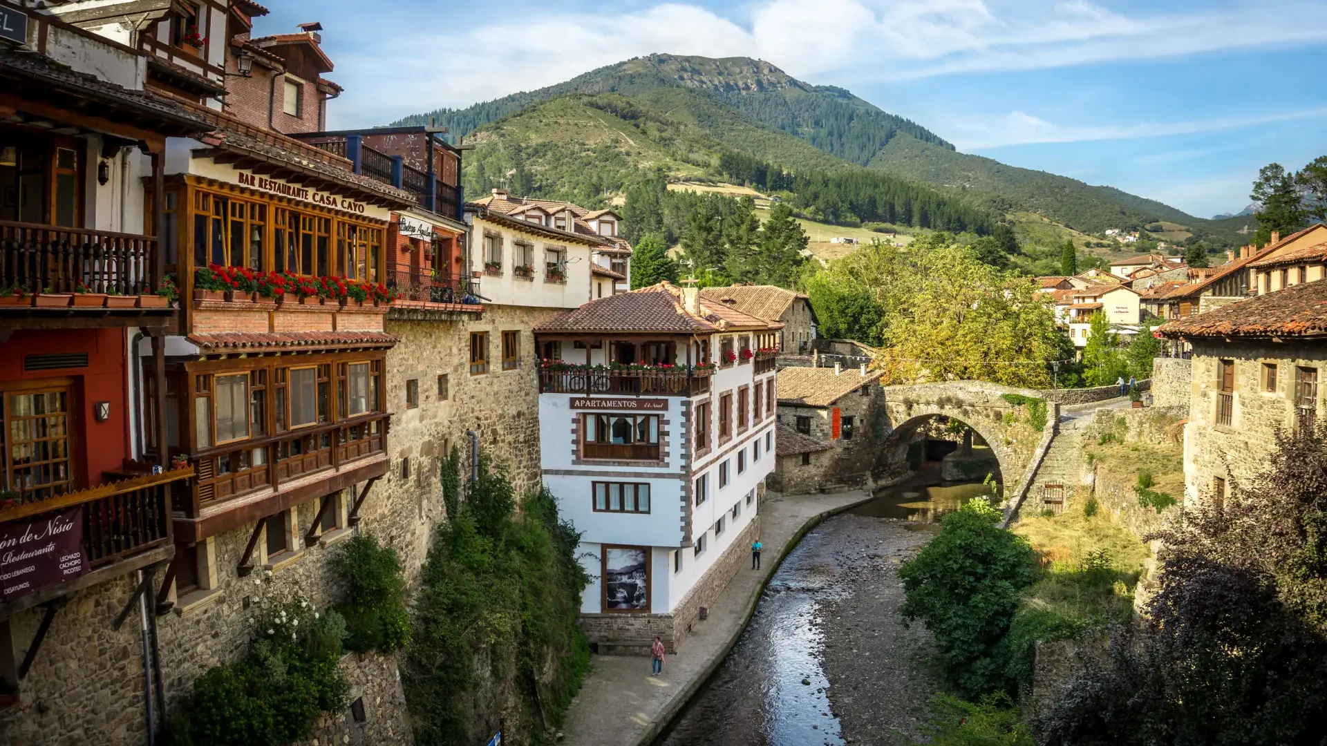 El pueblo medieval de Cantabria que tienes que ver al menos una vez en la vida 1 Potes