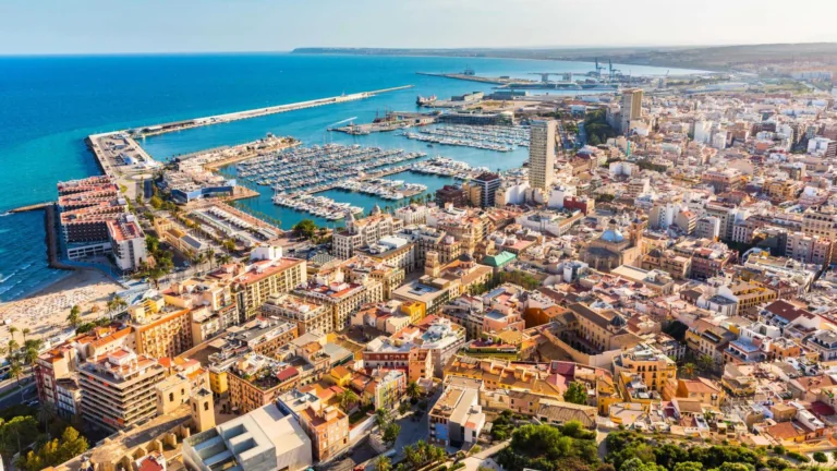 Qué ver en Alicante: 8 imprescindibles que no te puedes perder 2 Qué ver en Alicante en un día