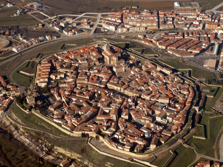 Qué ver en Ciudad Rodrigo: murallas, palacios y un casco histórico que parece detenido en el tiempo 2 Ciudad Rodrigo