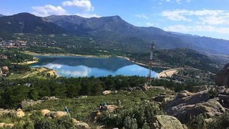 Qué ver en Becerril de la Sierra: el balcón del Guadarrama que esconde la mejor gastronomía y rutas de cine 3 Becerril de la Sierra