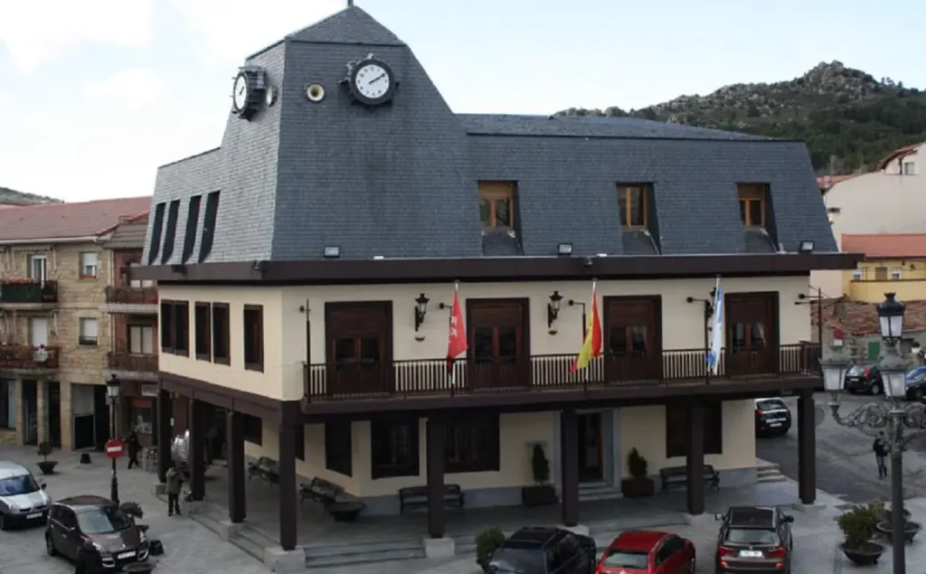 Qué ver en Becerril de la Sierra: el balcón del Guadarrama que esconde la mejor gastronomía y rutas de cine 2 Becerril de la Sierra