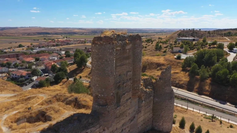 Qué ver en Fuentidueña de Tajo: el castillo de los espías y el puente de hierro que esconde un oasis 5 Fuentidueña de Tajo