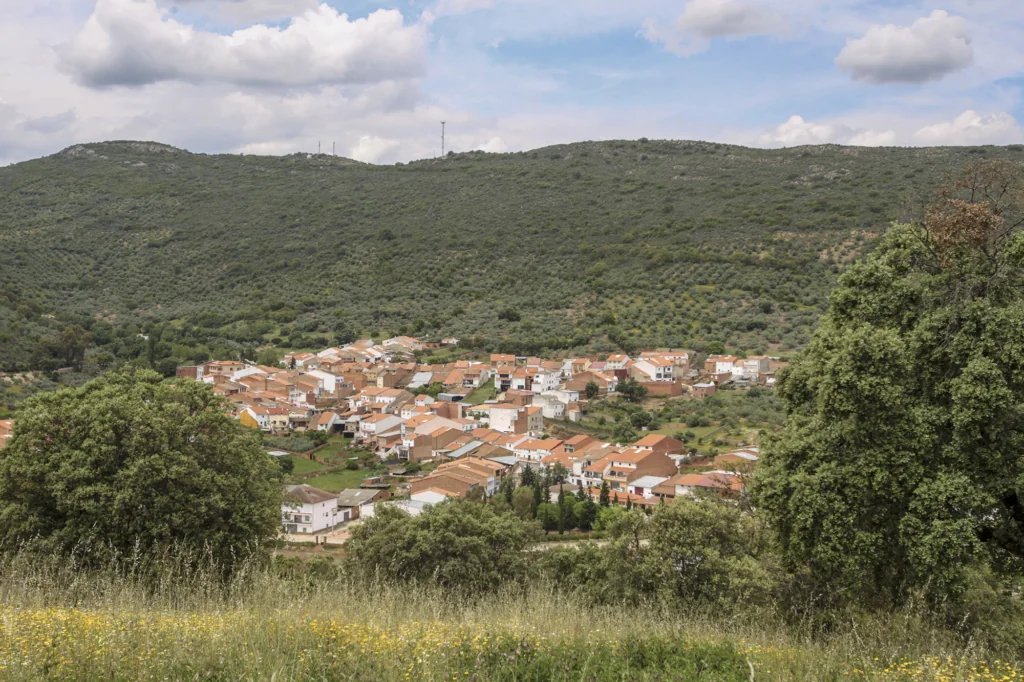 Qué ver en Valdemanco: el pueblo del granito que esconde el taller de los últimos artesanos y la ruta de los «mares de piedra»