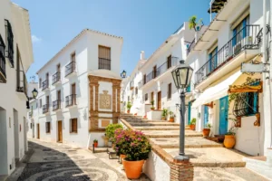 Qué ver en Frigiliana: el pueblo blanco "perfecto" que esconde la única fábrica de miel de caña de Europa 33 Qué ver en Frigiliana: el pueblo blanco «perfecto» que esconde la única fábrica de miel de caña de Europa