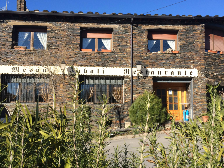 Meson Jabali: el restaurante oculto en Majaelrayo donde se come el mejor cabrito de Guadalajara 57 Meson Jabali